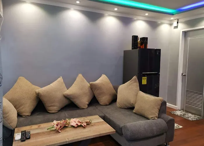 Hotzone Ritz Cluster Chateau Elysee * マニラ市